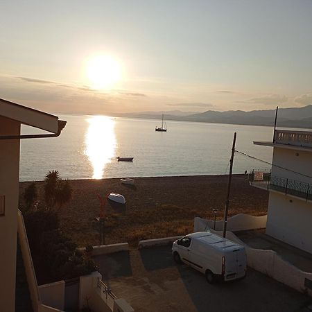 올리베리 Mansarda Con Terrazzo Vista Mare 빌라 외부 사진